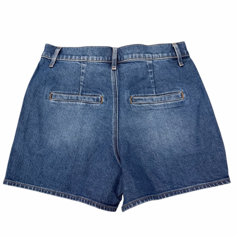 Express Shorts - Picture 3 of 4